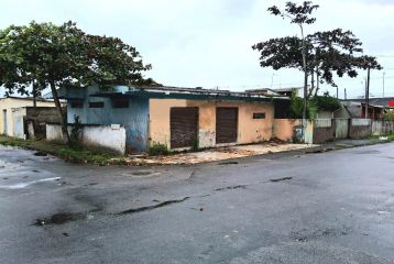REF 195 - Casa + Ponto Comercial na Cohapar
